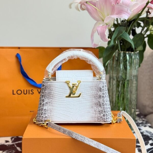 LV Capucines 20cm