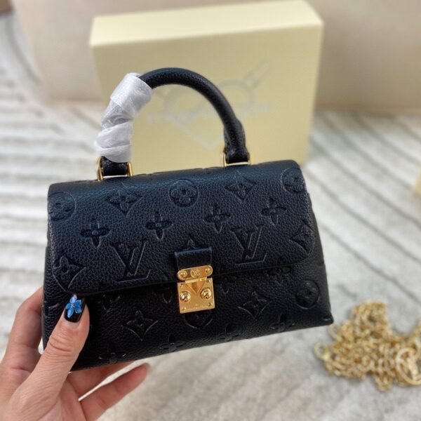 LV  Nano Madeleine 21cm*11cm