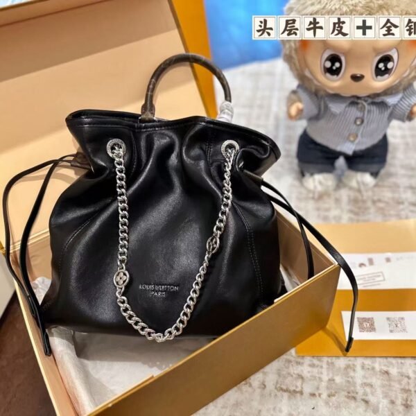 LV  Off Duty 25cm*28cm