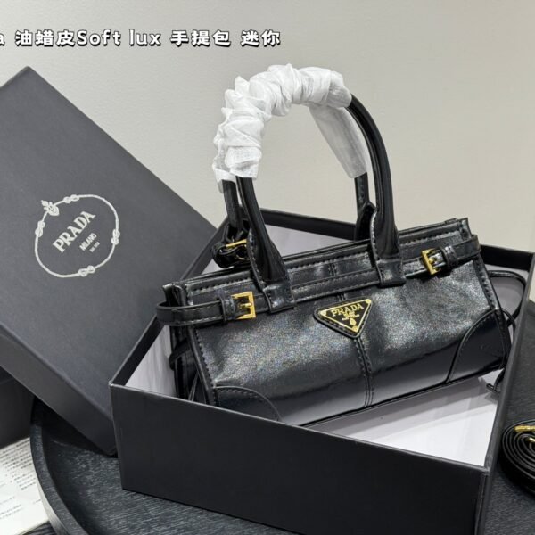 Prada soft lux 24cm