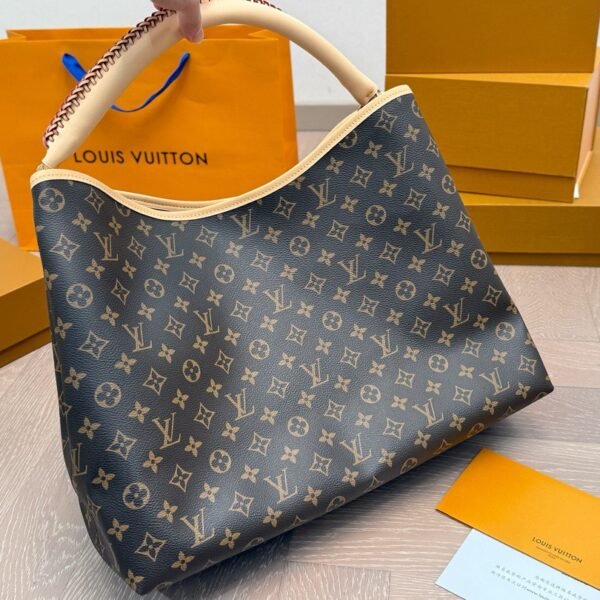 LV  Again 43cm*30cm